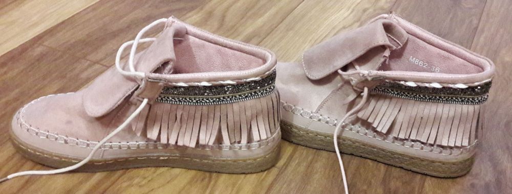 Buty z frędzelkami 36