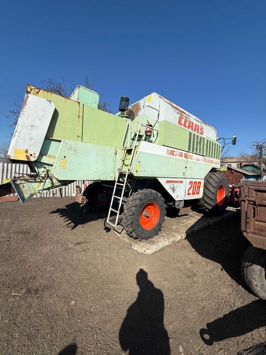Комбайн Claas Mega 208