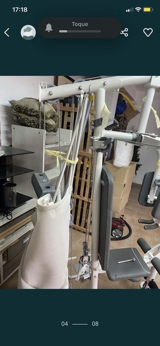 Máquina de musculação multifunções