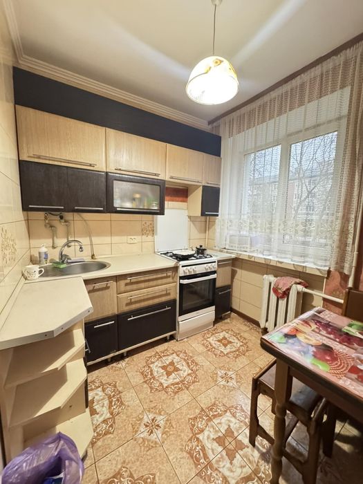 Кімната для дівчини проживання без власників