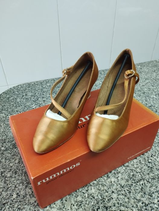 Sapatos dança como novos
