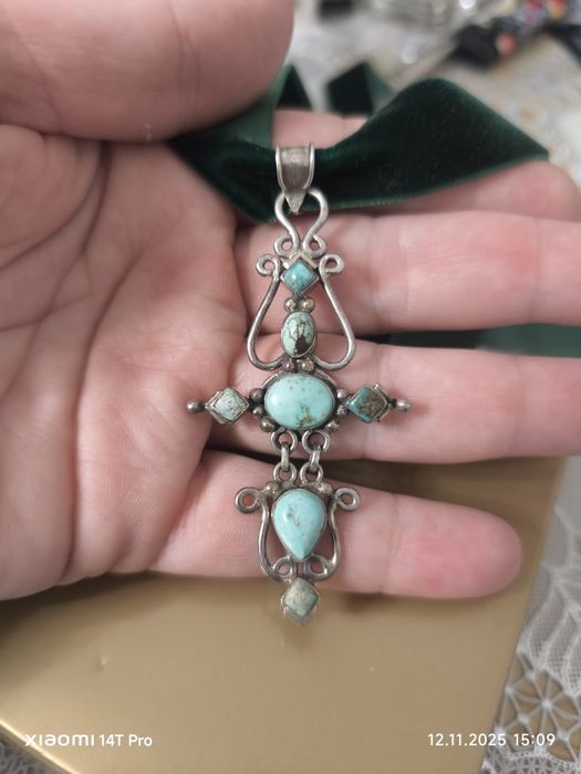 Вінтажний срібний хрест, з бірюзою