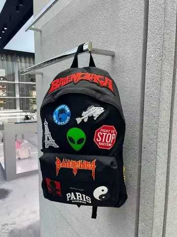 рюкзак  с нашивками графффити в стиле Balenciaga Explorer alien logo embroidery graffiti stickers backpack