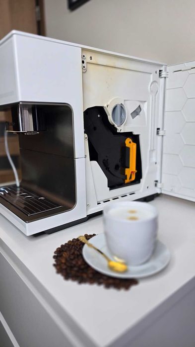 Ekspres Miele CM 7550 CoffeePassion biały, OneTouch, Autodescale, WIFI