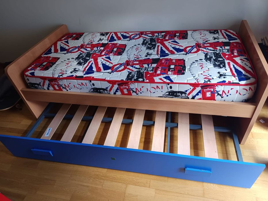 Quarto de criança completo - cama + colchão+ roupeiro