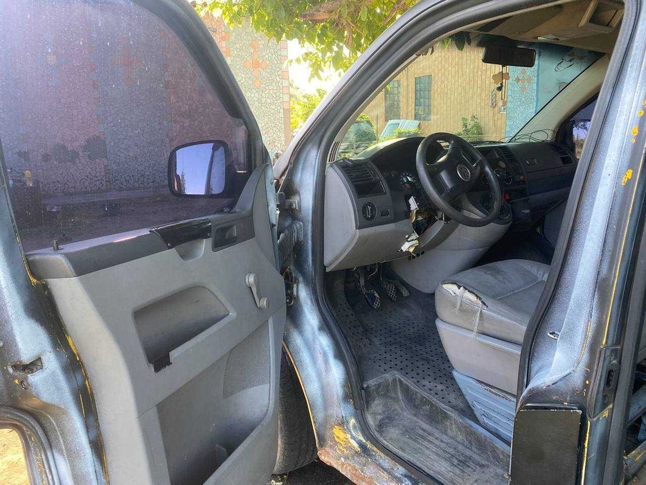 Продаю Volkswagen Transporter T5 2005 1.9 TDI МКПП