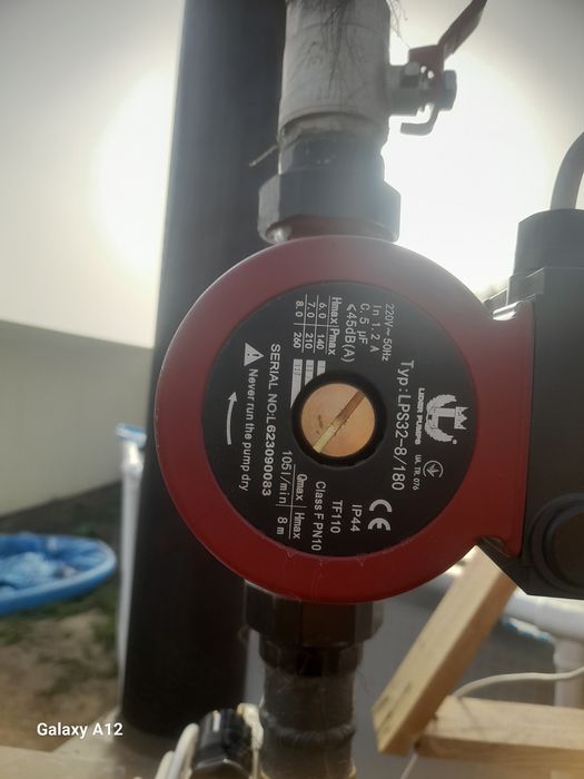 Котёл дровяной
КПД 93%
Стены,колосники, всё с водой. 
Горяч