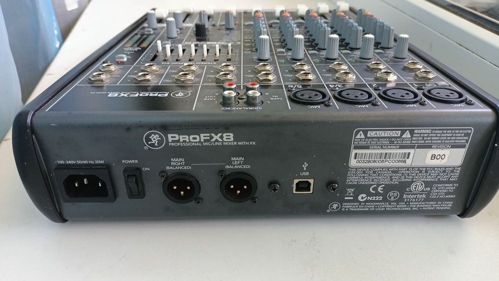 Мікшерний пульт  Mackie ProFx8
