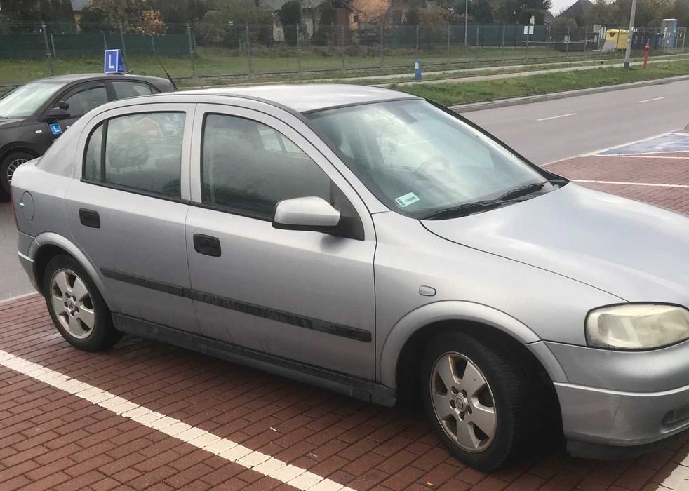 samochód osobowy OPEL ASTRA