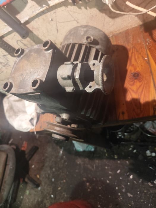 Witam sprzedam silnik elektryczny 3 fazowy 1.1 kw