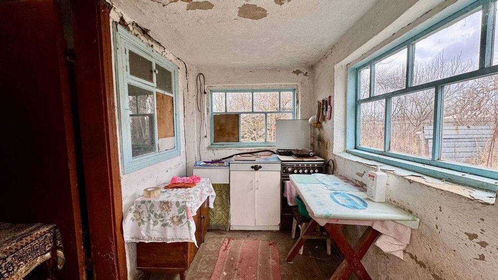 Продам будинок з великою ділянкою в Слободі Дашковецька