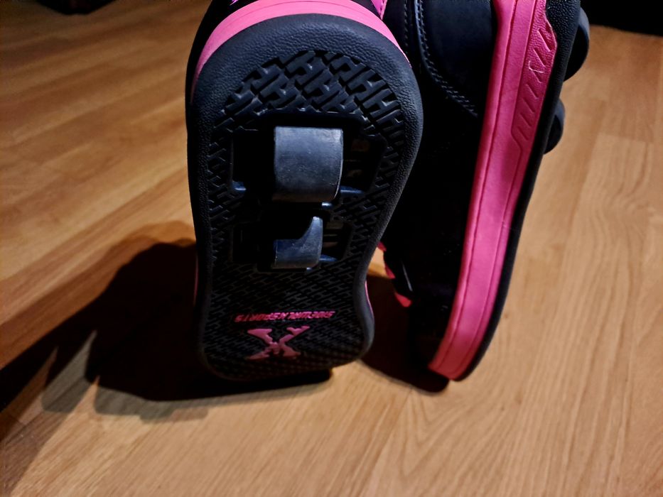 Buty z kółkami Sidewalk Sports (czarno-różowe)
