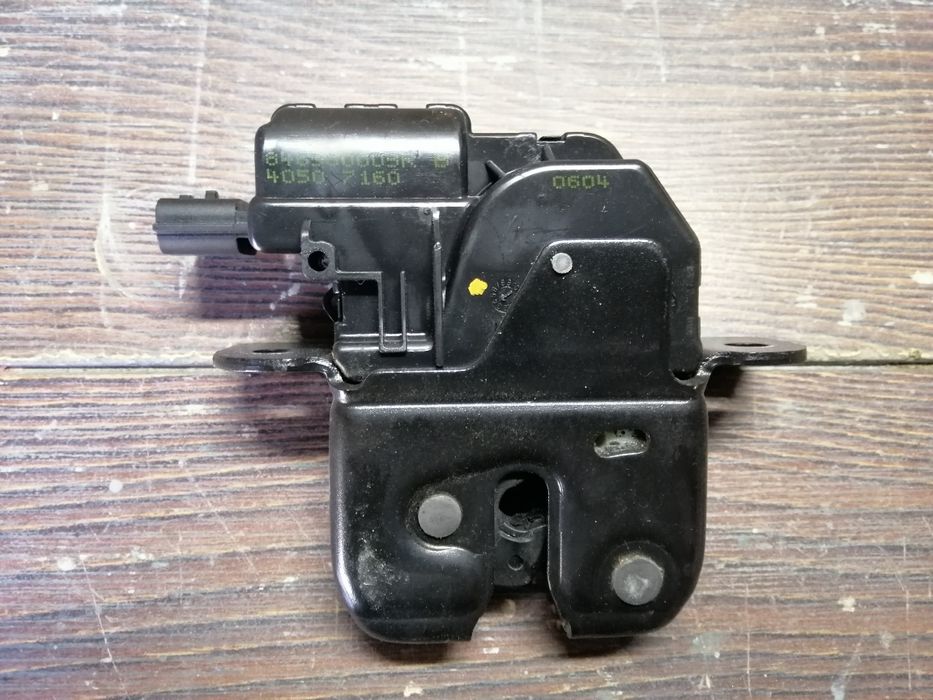 Продам моторчик заднего дворника