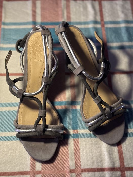Босоніжки жіночі Clarks 37-38 розмір