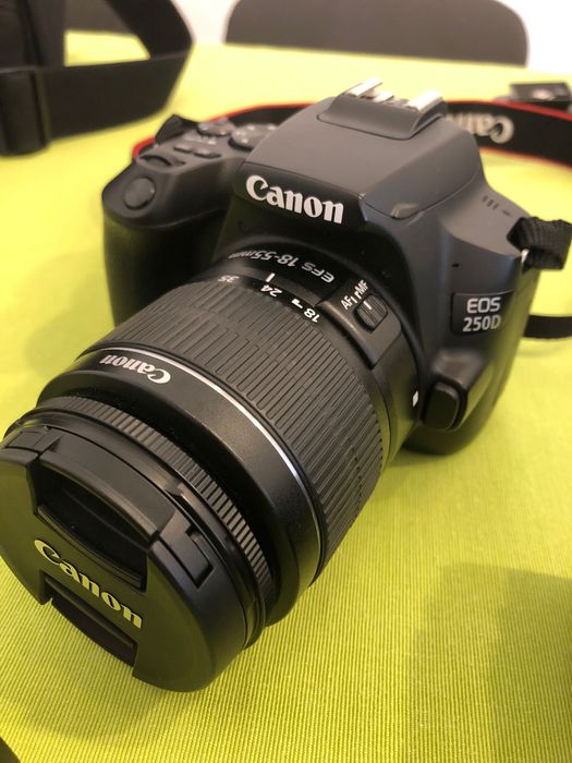 Máquina Fotográfica Canon EOS 250D + CANON EF 75-300MM + Acessórios
