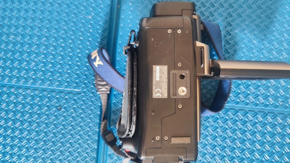 Câmera de filmar Sony Handycam video 8 a funcionar , com bateria e carregador.