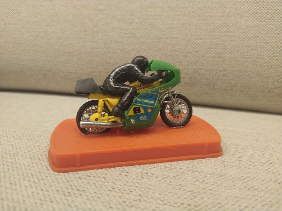 Antigas Miniaturas de Motos de Corrida - Guiloy