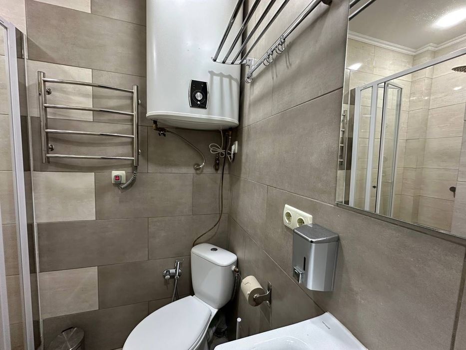 Центр. Улица Приморская. Новый дом. Ремонт, мебель !