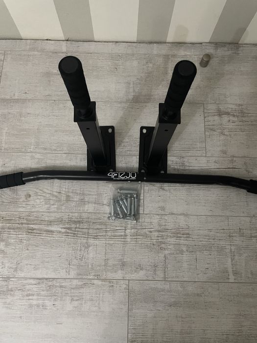 Турнік стан новий