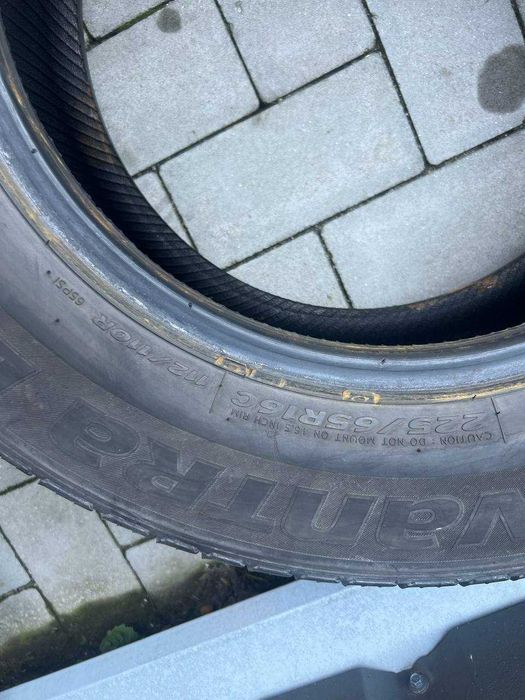 Продам шини  225 65 16с