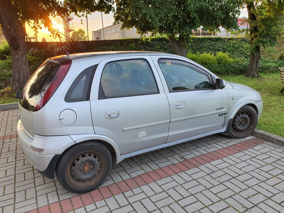 Opel corsa c     .