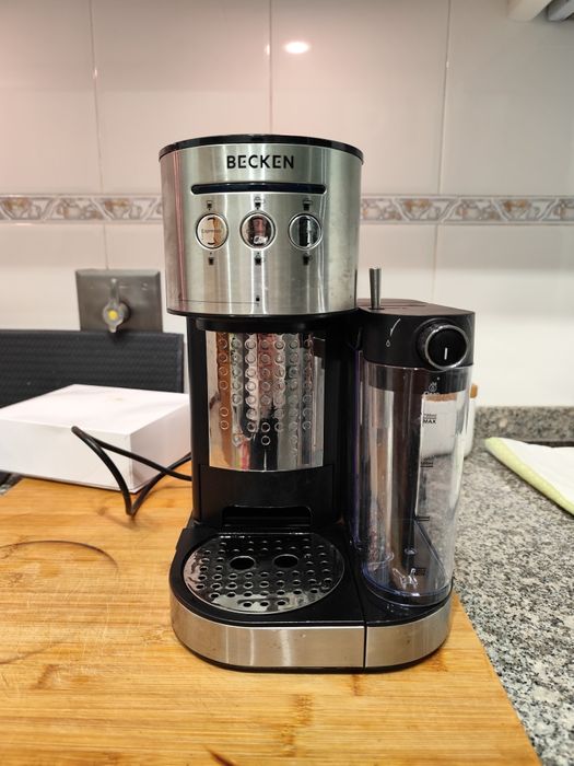 Máquina de Café Manual BECKEN