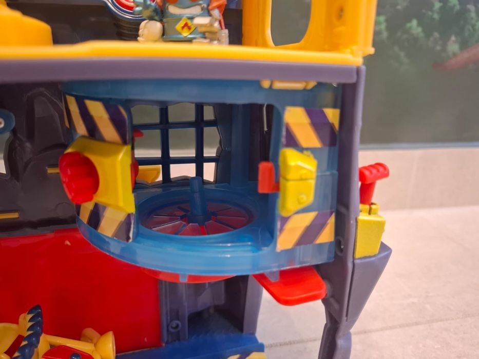 Zings Superthings Heroes Headquarters - General Headquarter