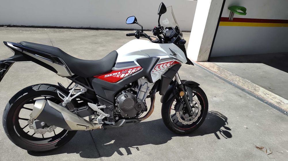 Honda CB500x com poucos km, revisao feita