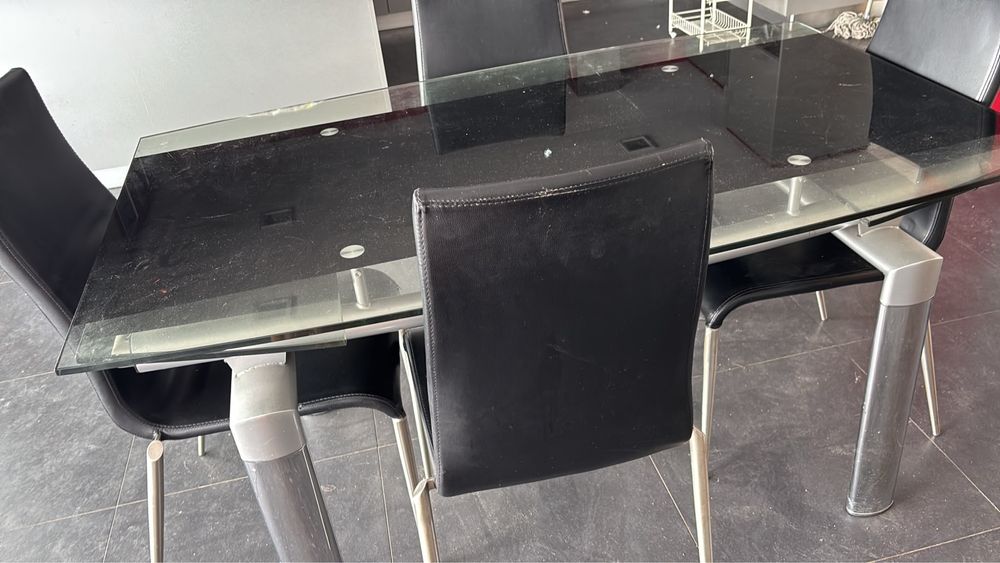 Mesa de Vidro com 4 Cadeiras moderna