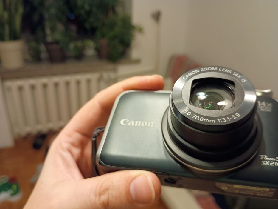 Aparat Canon PowerShot SX210 IS plus etui gratis