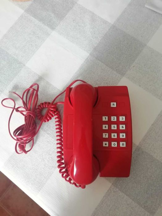 Telefones antigos (entrega na área de Lisboa)