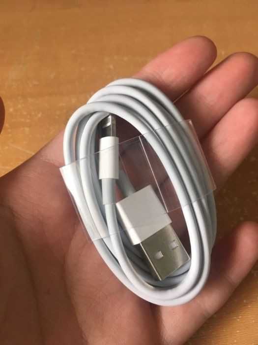 NOVO - Cabo USB - iPhone / iPad