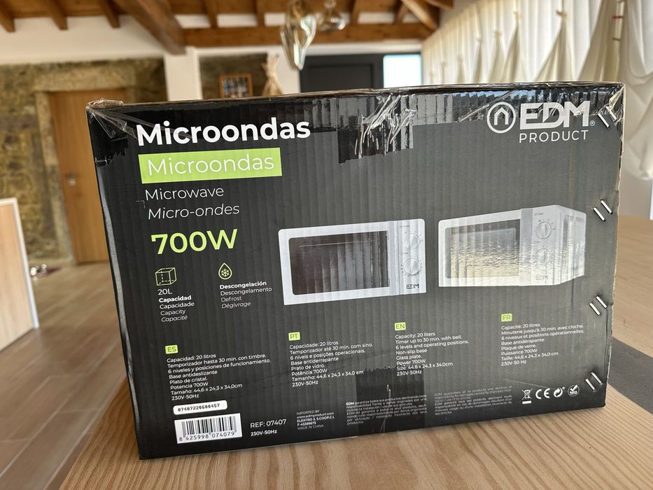 Micro-ondas EDM 20L 700W — Novo na Caixa