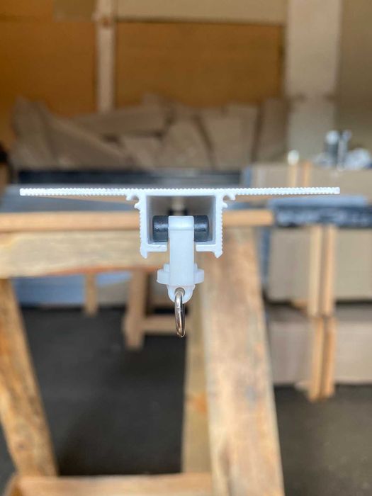 Прихований карниз, алюмінієві плінтуса, тіньовий шов