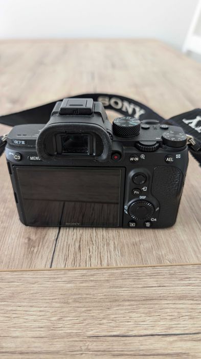 Sony A7 III Full Frame Mirrorless 24.2MP – Excelente Estado