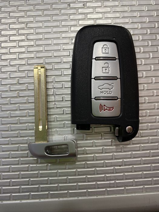 Ключ Kia optima 2010-2018 год б/у