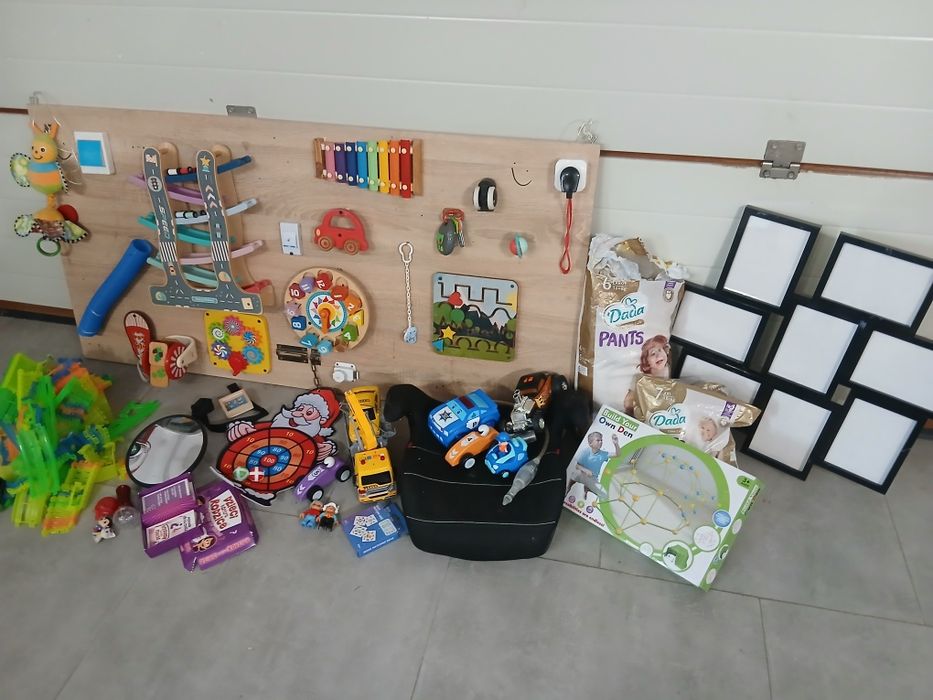 Tablica manipulacyjna i inne dla dzieci