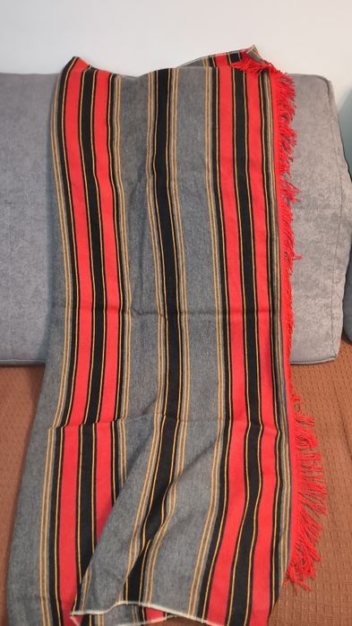 Kapa narzuta pasiak z czasów PRL-u