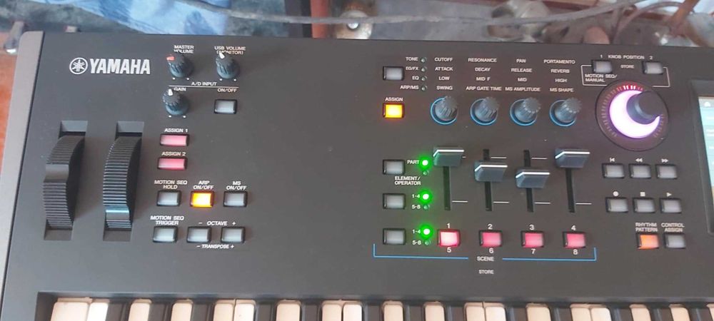 Yamaha MODX 8, como novo.