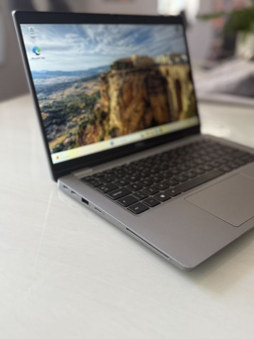 Dell latitude 5320 | intel core i5 11 gen | 256 gb | 8GB ram