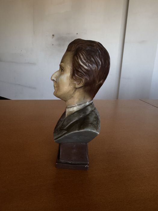 Busto de Francisco Sá Carneiro