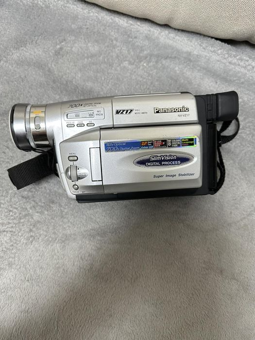 Відеокамера Panasonic VZ17