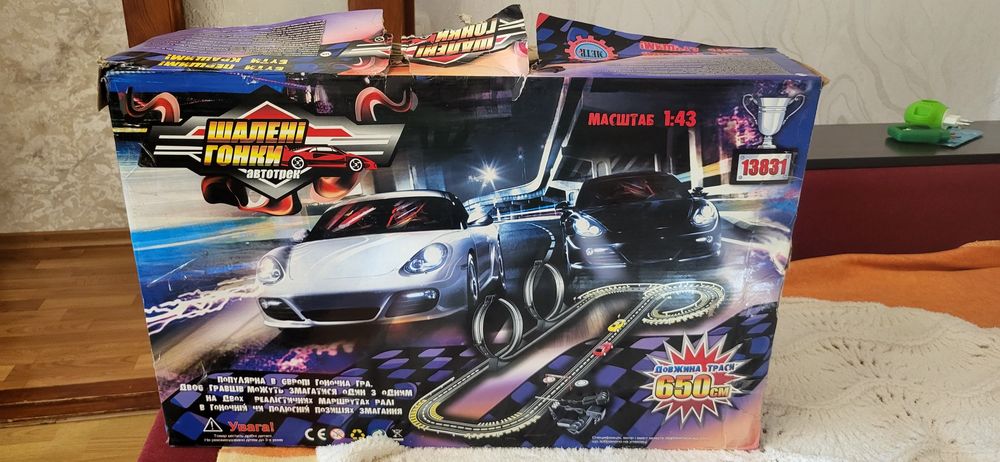 Дитяча гра гоночний авто трек "Шалені гонки" детская игра гоночный автотрек "Дикие гонки"