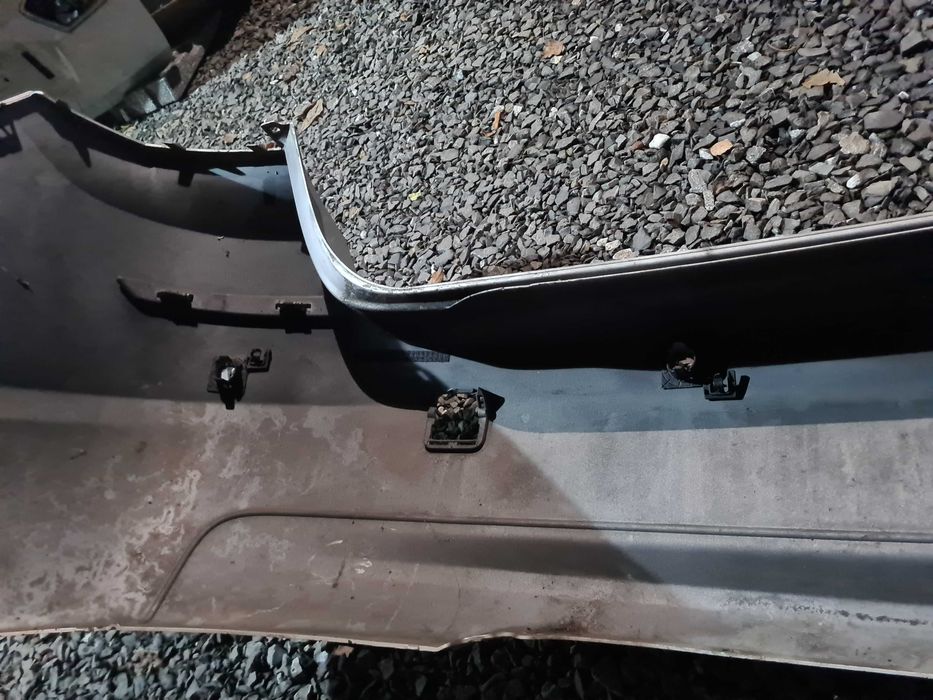 zderzak tylny tył pod PDC BMW F11 354 srebrny titsnsilber