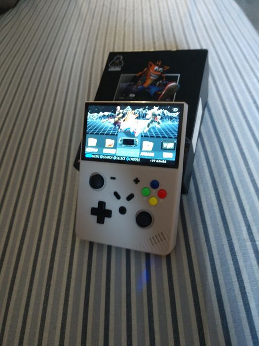 Продам портативную игровую консоль M18 SJGAM, Серый