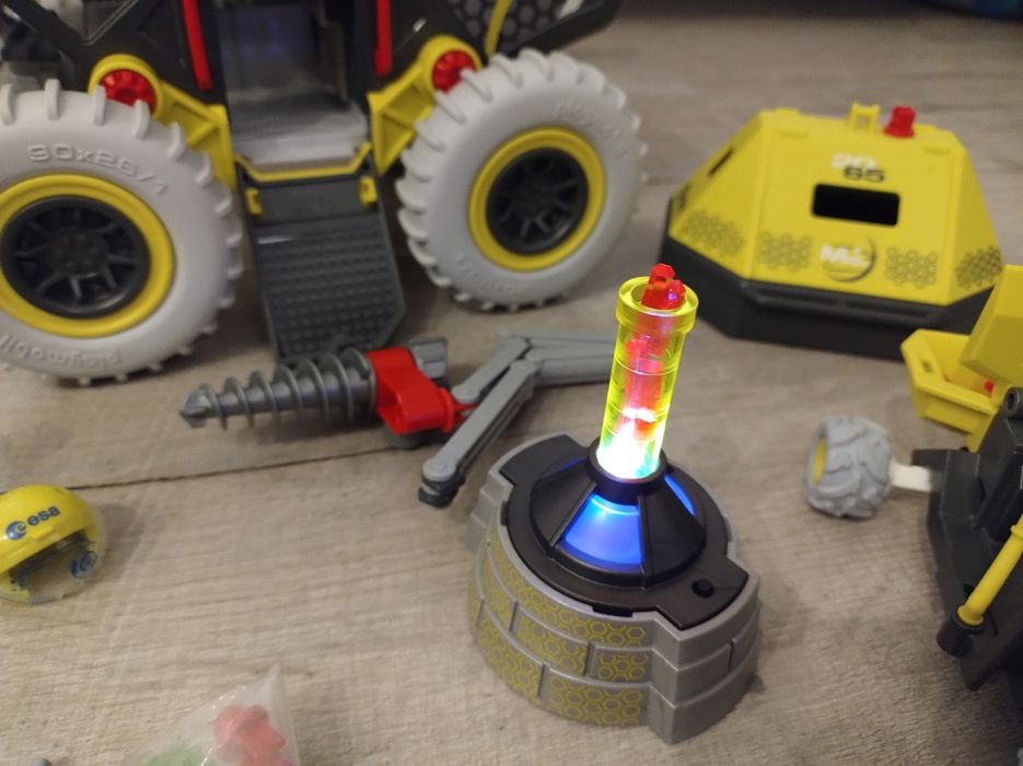 Playmobil 70888 ekspedycja na Marsa z pojazdami.