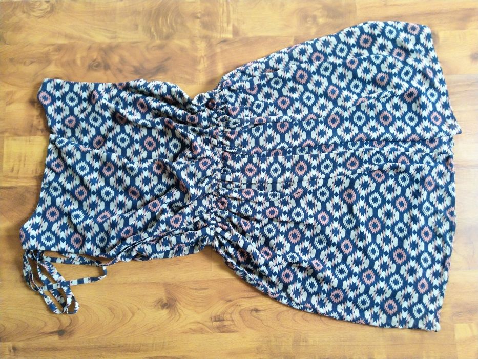 Sukienka bez rękawów