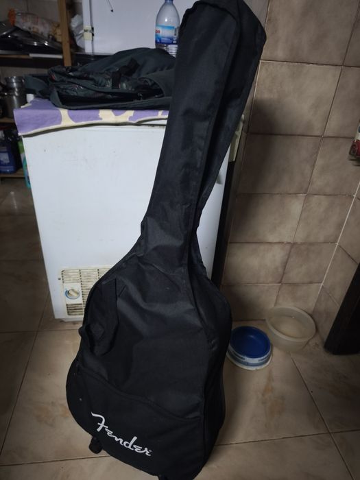 Guitarra acústica Fender