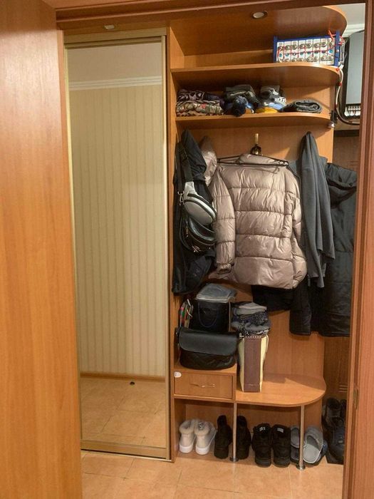 Продам шафу в прихожу