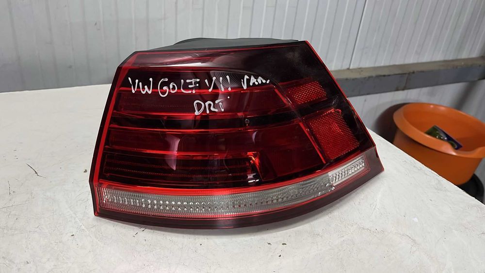 Farolim direito Volkswagen Golf VII